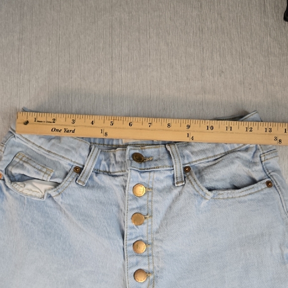 Universal‎ Thread High Rise Blue Jeans - Picture 13 of 15